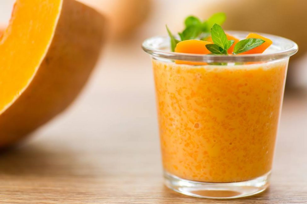 Juice med fruktkött har sina fördelar. Ibland är smaken mycket ljusare.