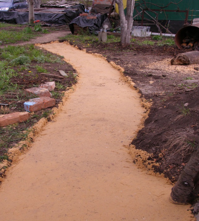 El relleno se compacta y se vierte con agua.
