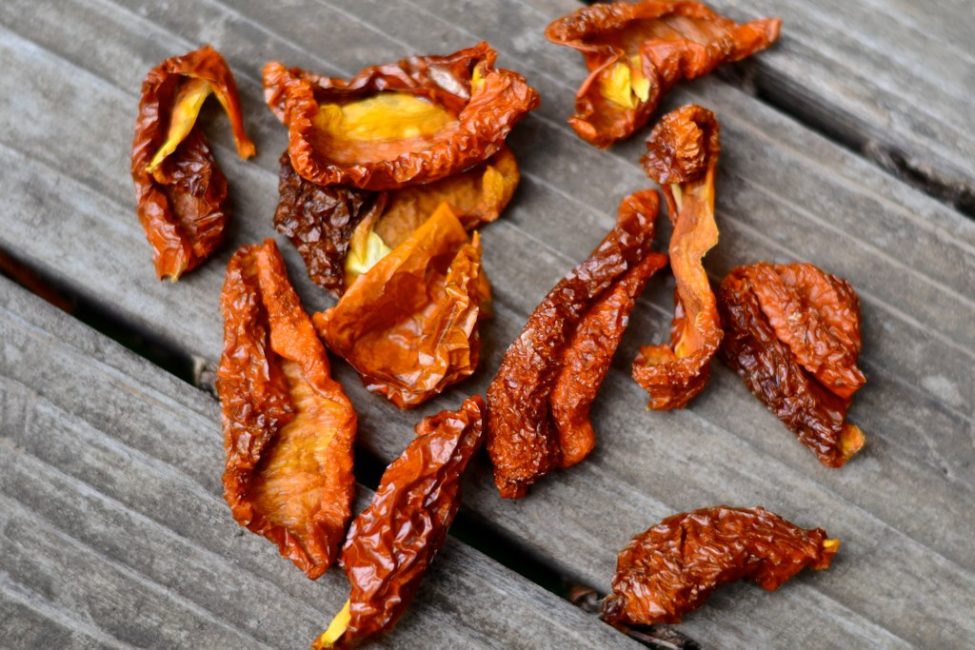 Secado de pimientos para el invierno.