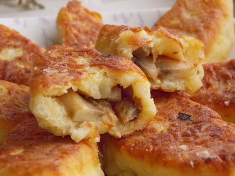 Mantarla doldurulmuş patates köftesi
