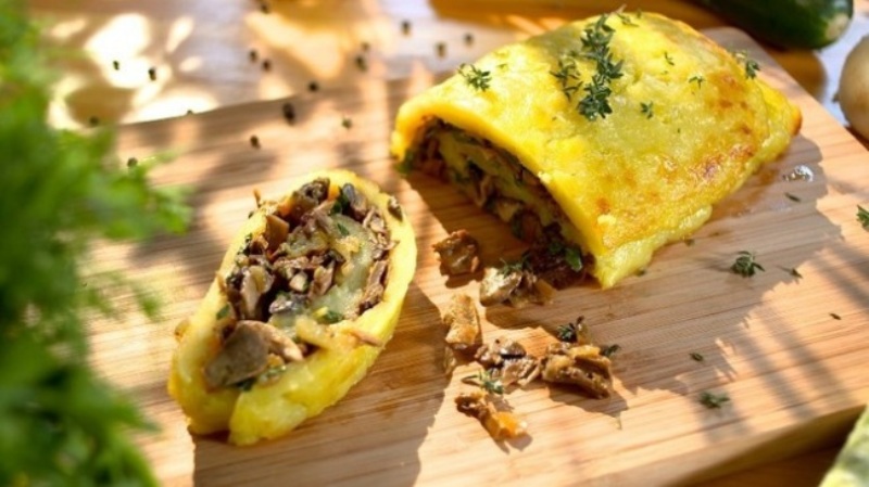 Patates rulo herhangi bir dolgu ile iyidir