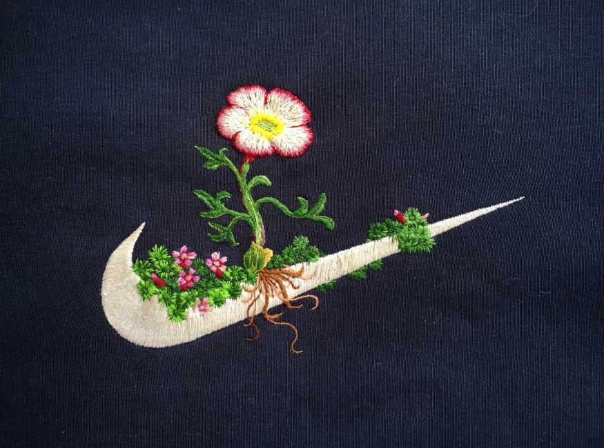 logotypen är broderad