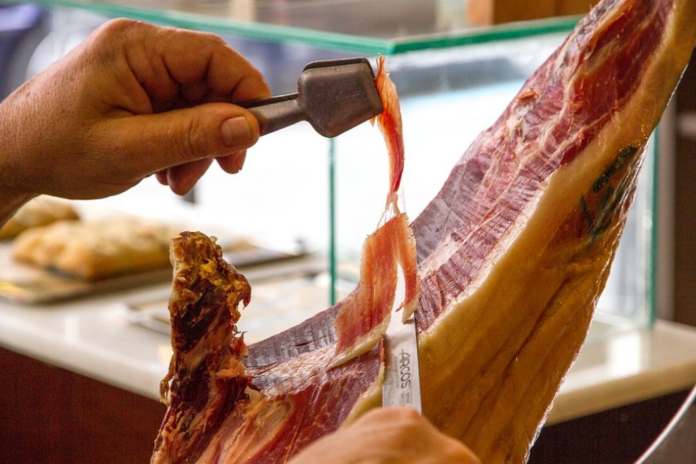 Espanjalainen jamon - suolattu porsaankinkku