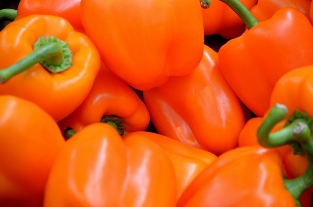 A Big Mama paprika narancssárga gyümölcsei.