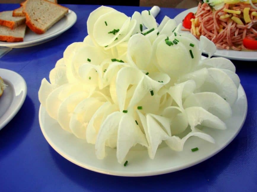Valkoinen retiisiruoka
