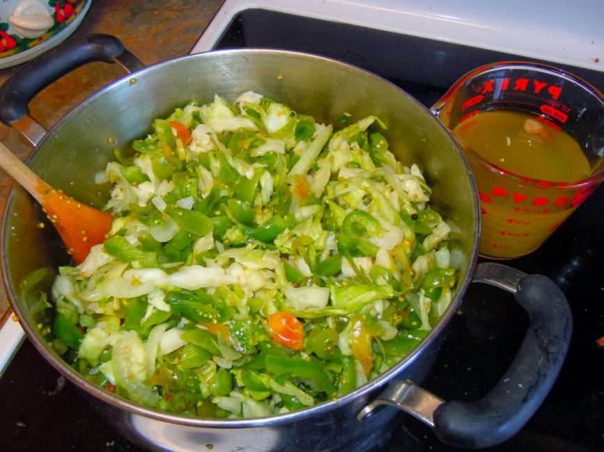 Tomates verdes con col