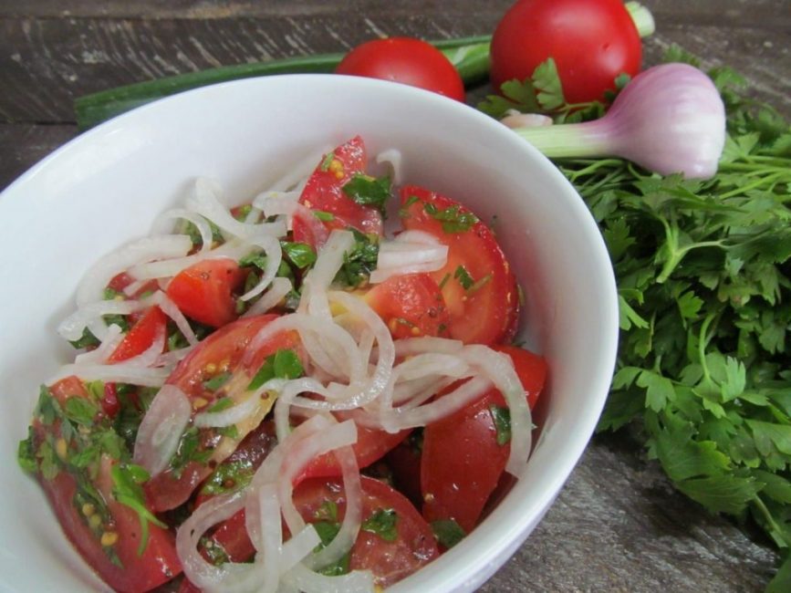 Ensalada De Tomate Rojo En Escabeche