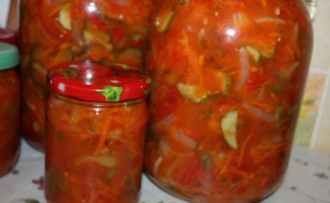 Ensalada de verano con tomates y pepinos