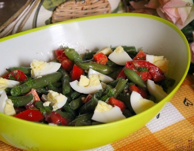 Ensalada de judías verdes y tomates marinados