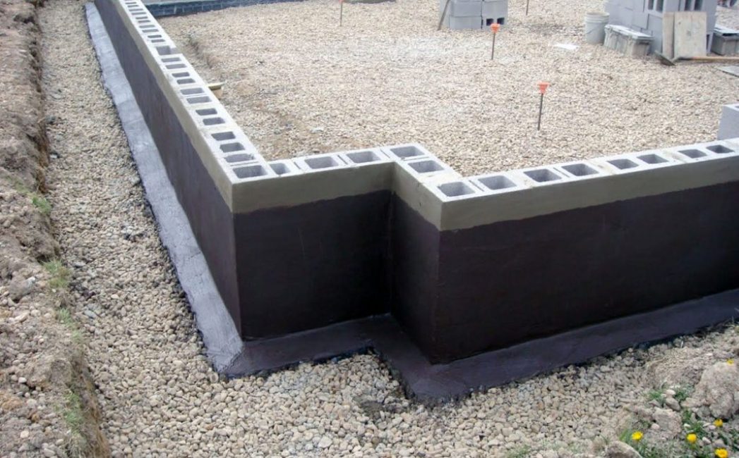 Base de tiras de bloques de cemento