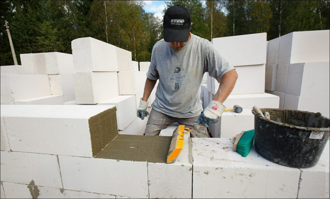 Lägga lättbetongblock