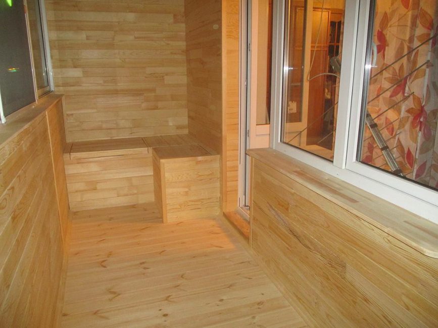 Habitación revestida de madera