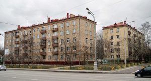 2 huoneen Hruštšovin uudistaminen: kuinka jakaa huoneet ergonomisesti ja tehdä pienestä asunnosta tilava (20 valokuvaa ja videota)