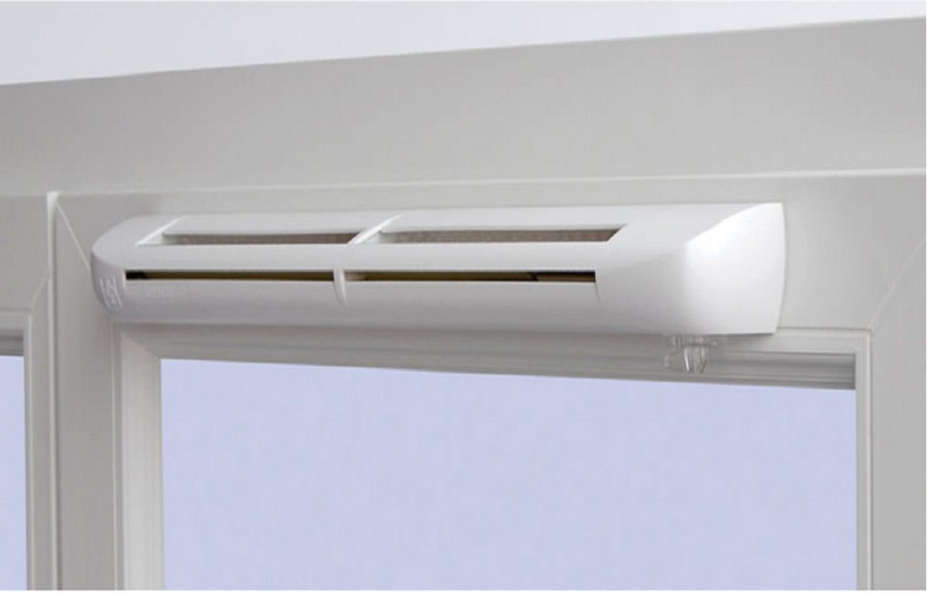 Ventilationskanaler monterade i fönster