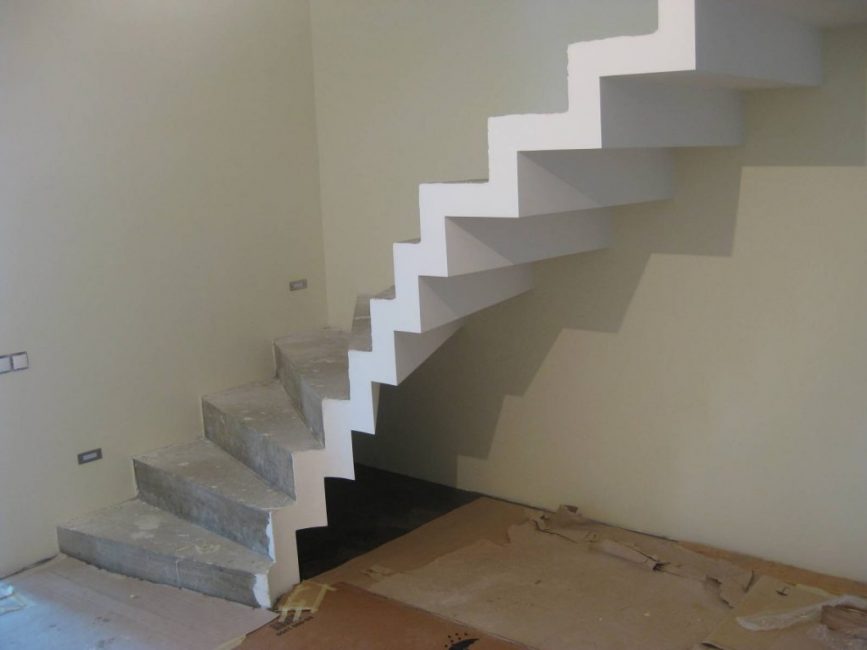 Betonové schodiště