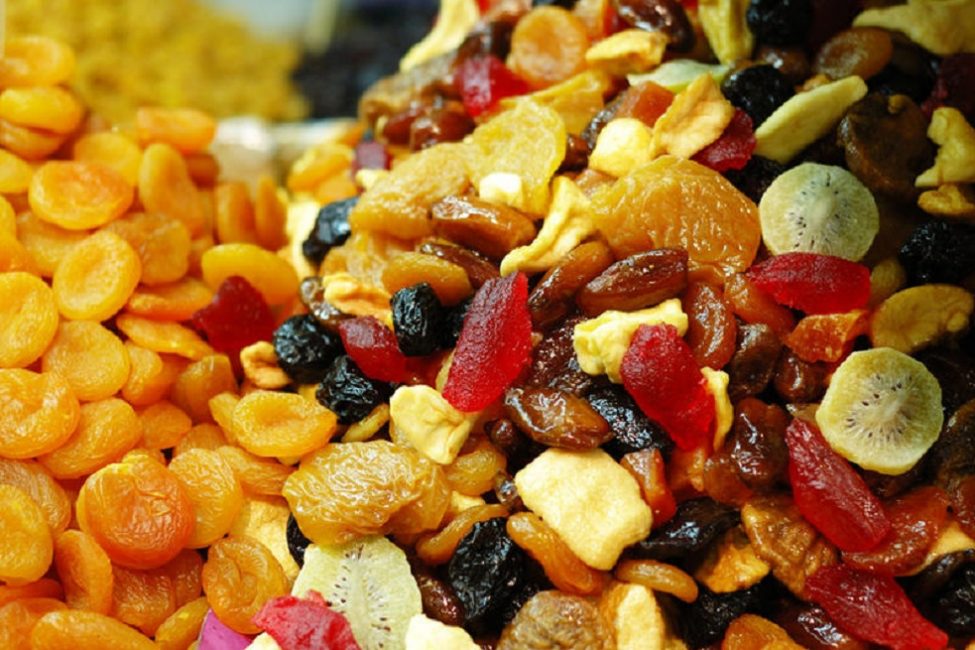 Los frutos secos y las bayas son una rica fuente de vitaminas.