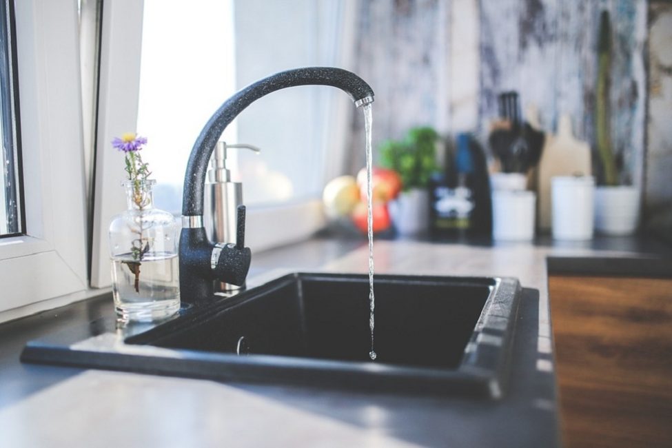 Es muy importante conocer la composición del agua que sale del grifo.