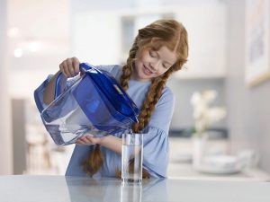 TOP 10 parasta vedensuodatinkannua: yleiskatsaus luotettaviin puhdistimiin