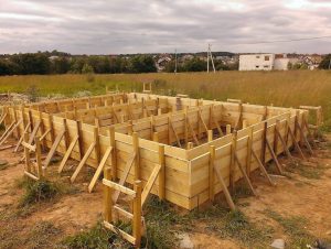 Formsättning för grunden: vyer (från skivor för tejp, ej borttagbara), enhet, steg-för-steg gör-det-själv-tillverkning (Foto & Video)