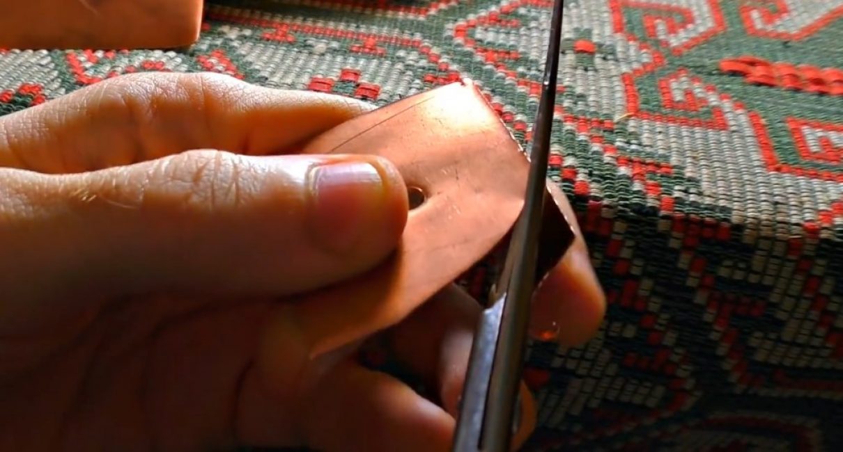 Normal makas bakır folyoyu iyi keser