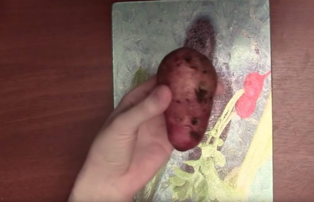 Hlavní složkou pokrmu jsou brambory