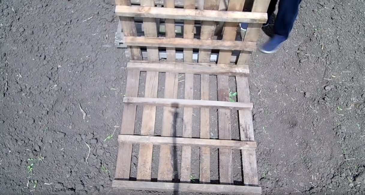 Дъното на бъдещия резервоар