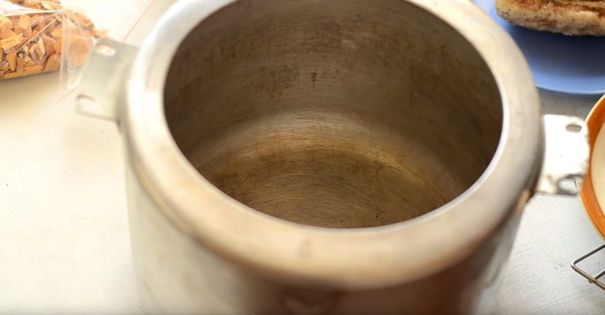 Recipiente para fumar sin asas