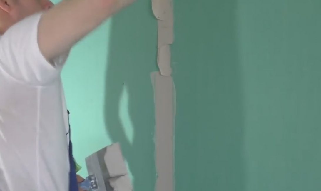 V našem případě je to Uniflort od Knaufu