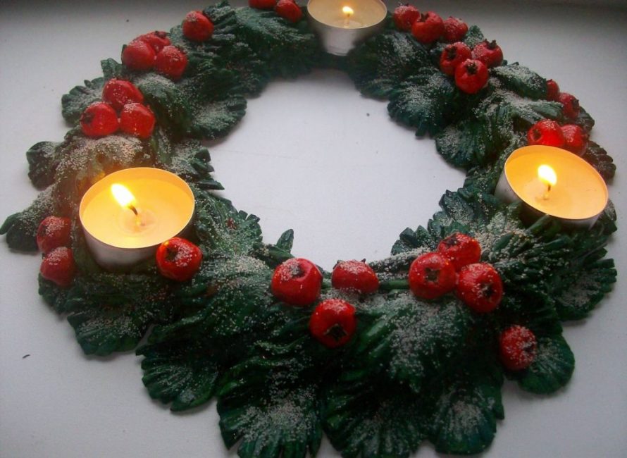 La corona de Nadal de massa de sal pot semblar molt natural