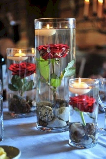 En lloc de got buit, un aquari amb roses de jardí
