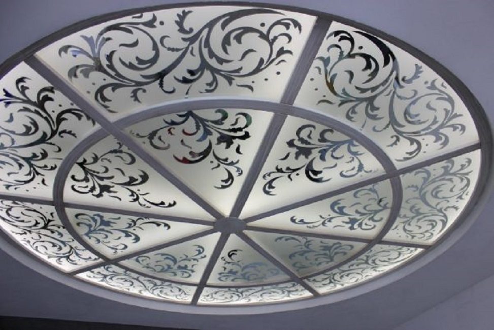 Büyüleyici vitray