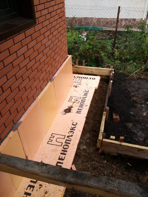 Protección de cimientos con espuma de poliestireno extruido