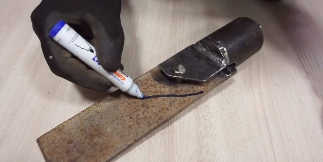 Marker bıçağın şeklini çizer