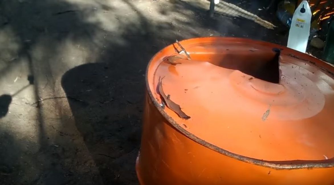 A kipufogóból füst jött ki