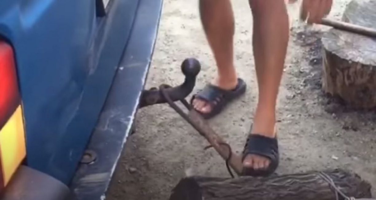 Přizpůsobíme vůz a nasadíme svorku na tažné zařízení