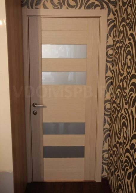 puerta de chapa ecológica para el dormitorio