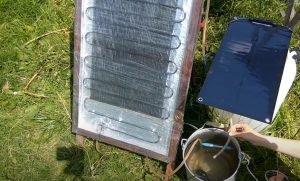 Solar ☀️ suyu kendi ellerinizle ısıtmak için toplayıcı: suyu birçok kez daha hızlı ısıtıyoruz