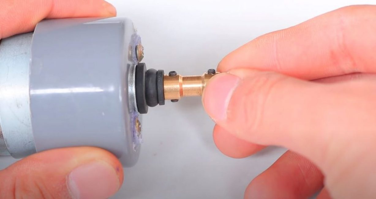 Motor miline lastik bir conta koyduk