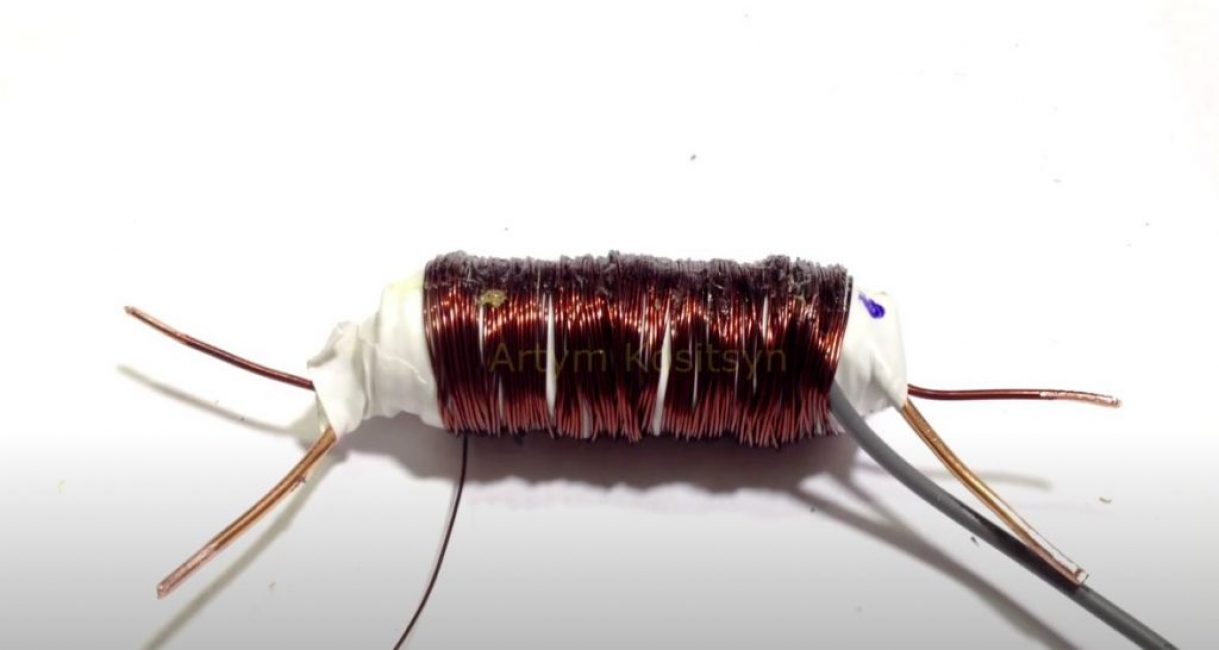 Her iki sargıyı da üç kat elektrik bandı ile sarıyoruz